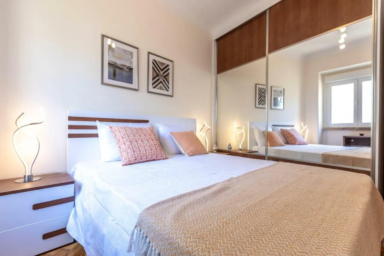 Like-Home-T3 Apt-Campolide, Near Amoreiras Mall Lisboa Apartmán