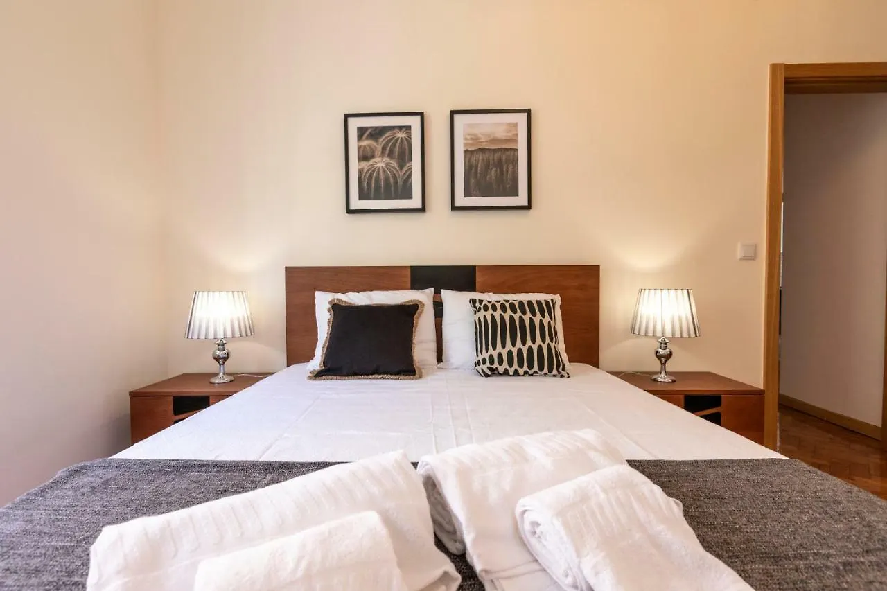 Like-Home-T3 Apt-Campolide, Near Amoreiras Mall Lisboa